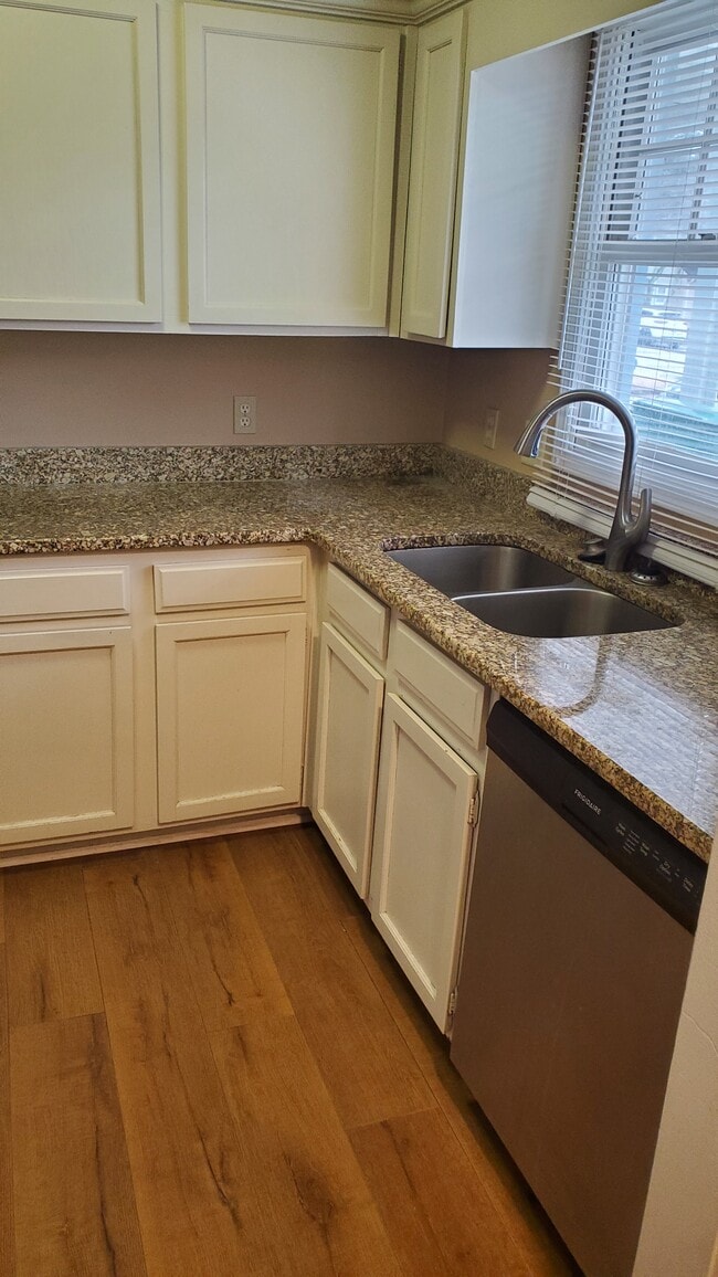 Cocina - 2 - 2388 Cove Rd
