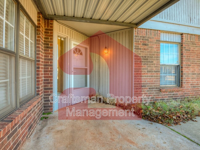 Photo - 2708 Silvertree Dr
