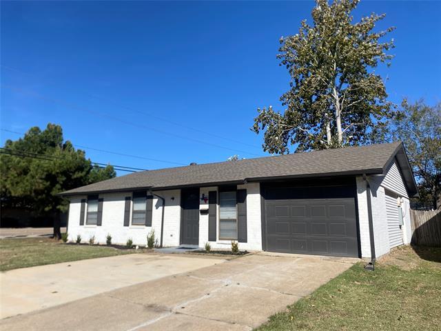 Building Photo - 802 Las Palmas Dr