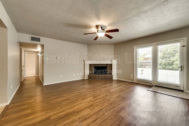 Photo - 7113 Edinburg Dr