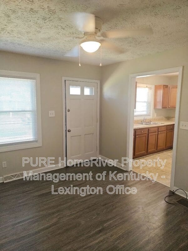 Photo - 313 Radcliffe Rd Unit A