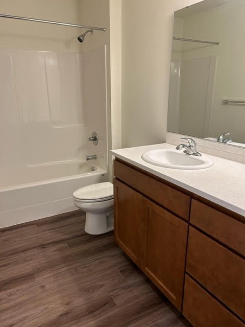 700 N State St Unit 205