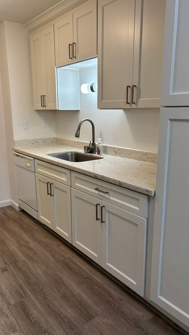 Building Photo - Spacious 2 bed/2 bath condo in Concord