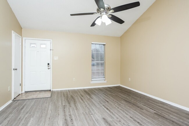 Photo - 6265 Jamestown Dr