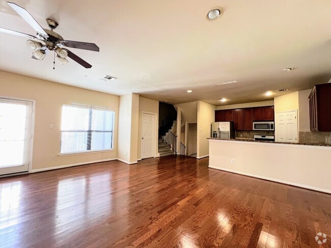 Building Photo - Ready and clean 3 bedrooms in Rice Militar... Rental