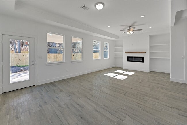 Photo - 939 Lake View Dr