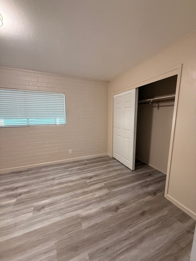 Photo - 1332 Thompson Ave