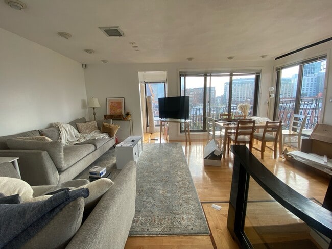 Building Photo - 21 Snow Hill St Unit PH