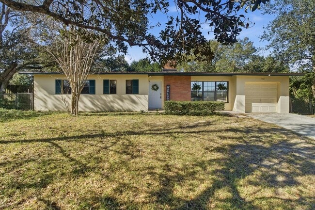 Photo - 1411 Crest Dr