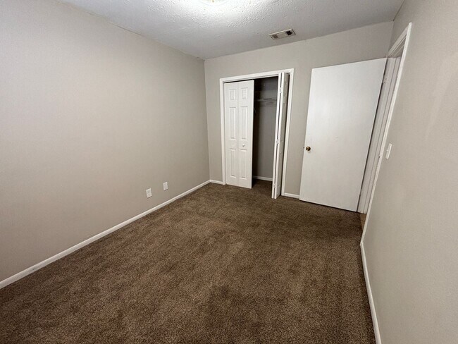 Photo - 2701 E 8th Ct Unit C