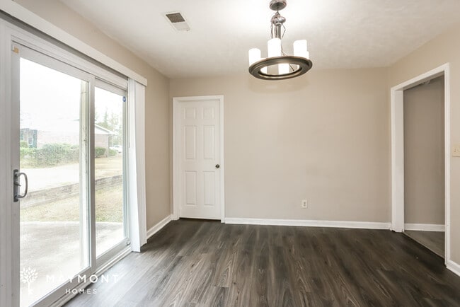 Photo - 8 Silverwood Dr