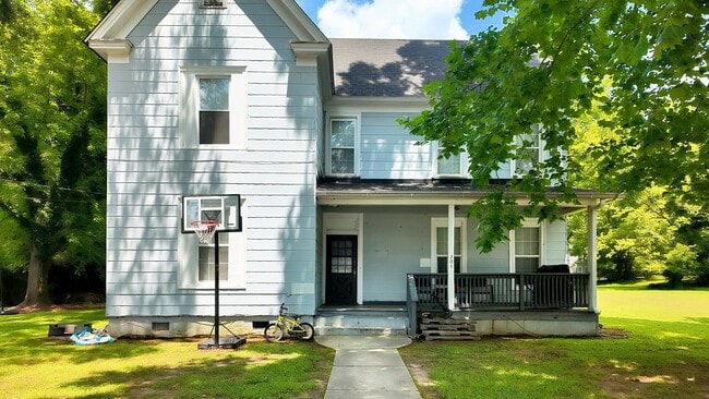 Building Photo - 707 2nd Ave Unit B Rental