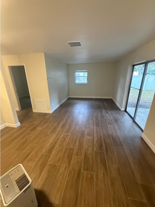 Photo - 7116 Oakwood Dr