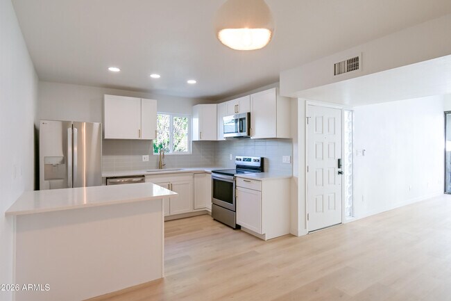 Photo - 16041 N 31st St