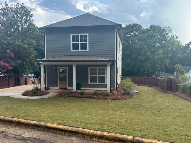 Building Photo - 4 Bedroom New Construction, 1 mile from Campus and Downtown