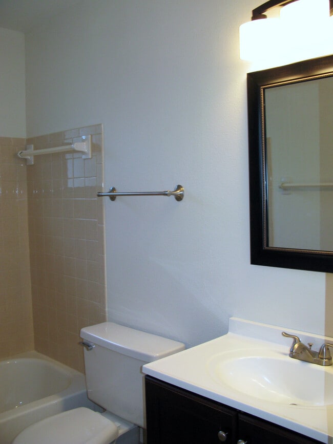 Photo - 2909 42nd St W