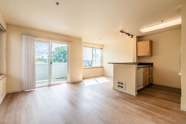 Photo - Hillside 411