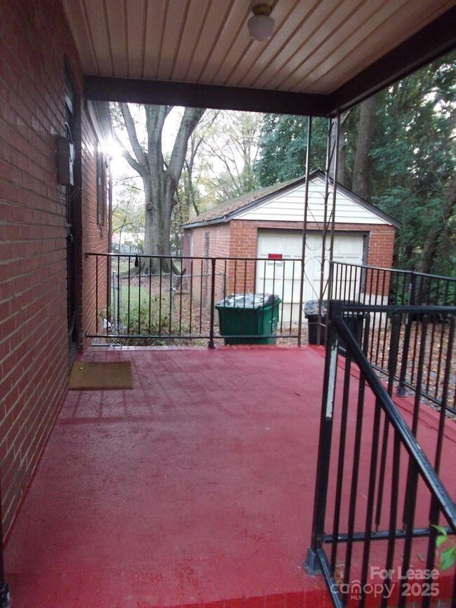 Photo - 2746 Dogwood Ave