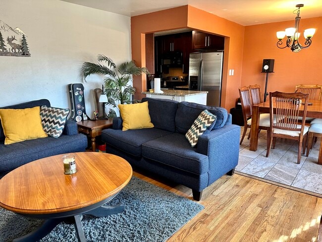 Photo - 1374 S Benton St