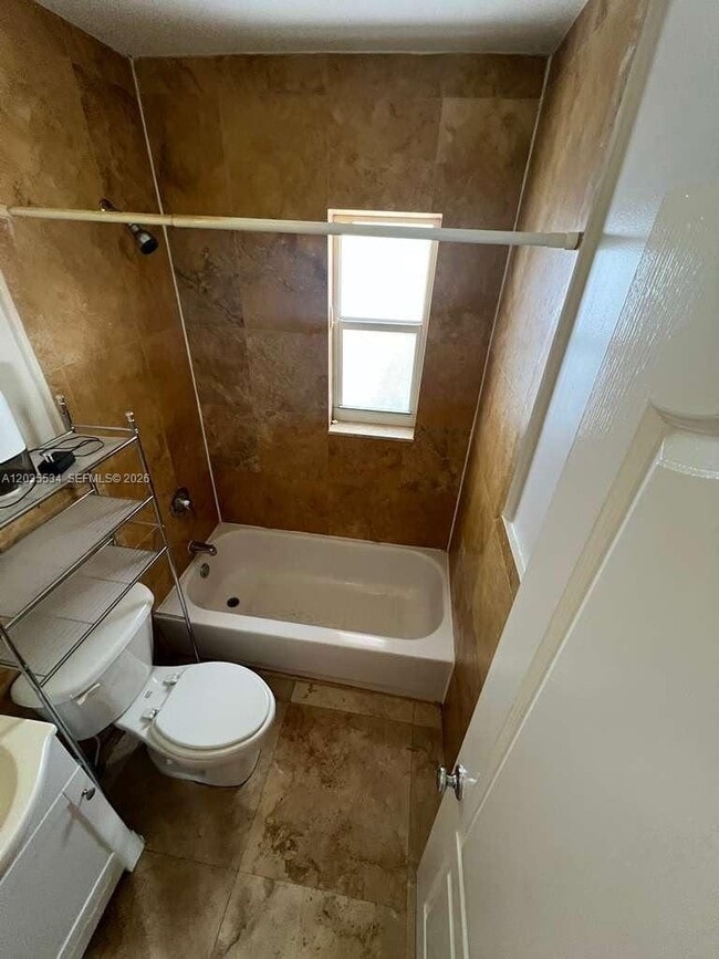 Photo - 544 NE 62nd St Unit 544-8