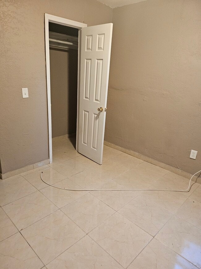 Photo - 826 NW 75th St