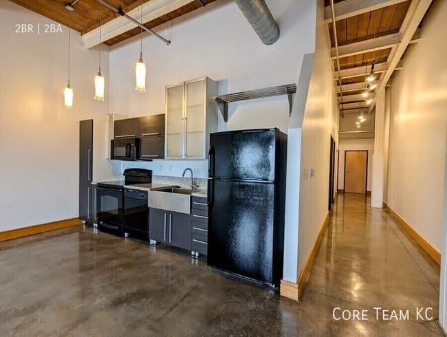 382 W 22nd St Unit 810