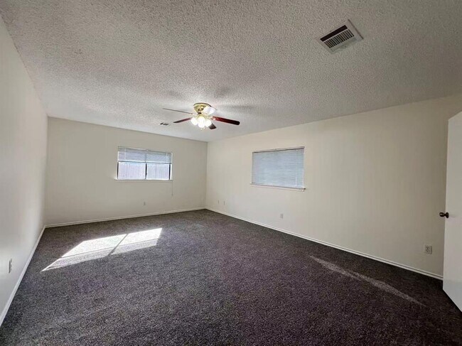 Photo - 905 Justeford Dr