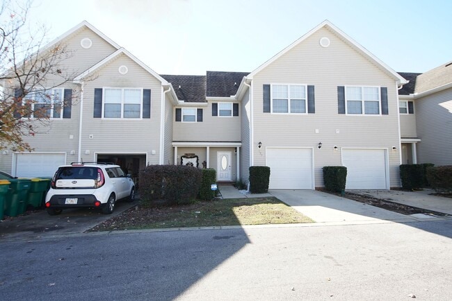 Building Photo - Central Niceville Location