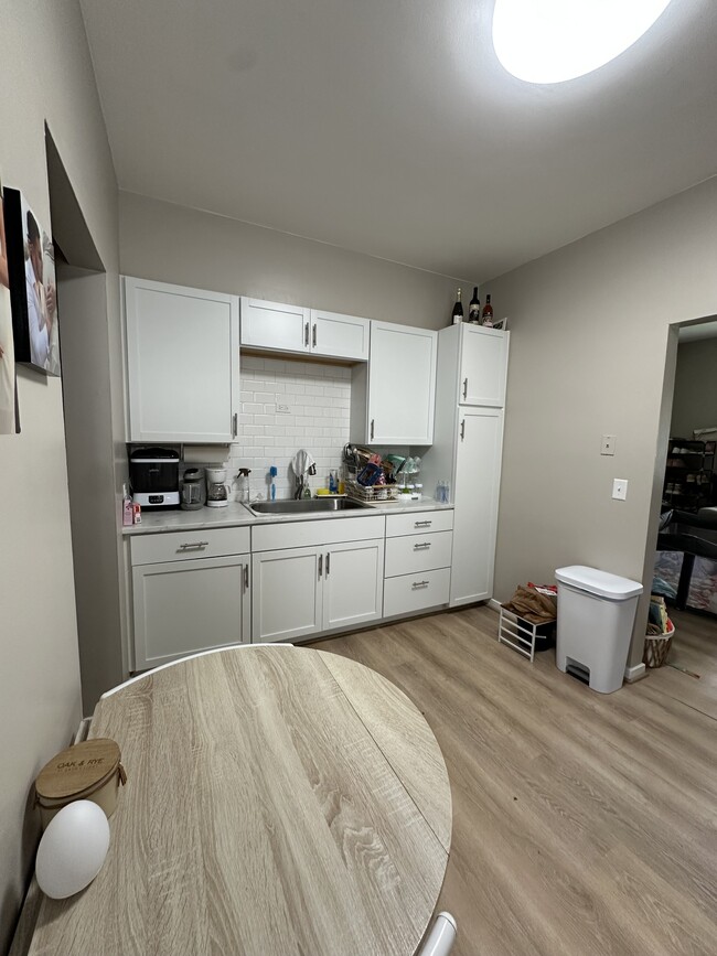 Photo - 910 N Grant St