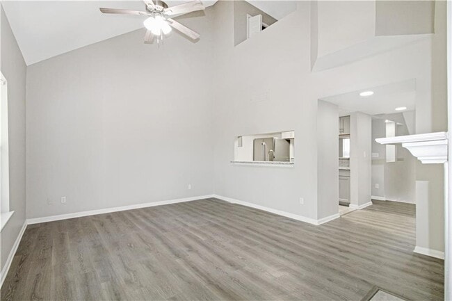 Photo - 204 Ivy Green Ln SE