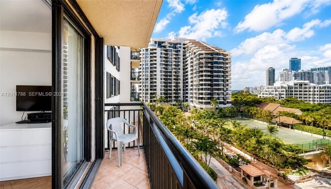Photo - 540 Brickell Key Dr Unit 813