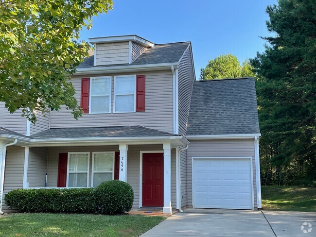 Building Photo - Two Bedroom Townhouse in Sherrills Ford wi...