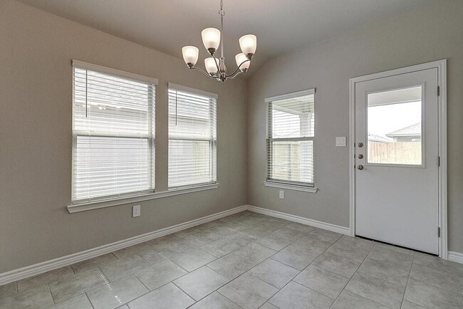 Building Photo - 1269 Carnaby St Rental