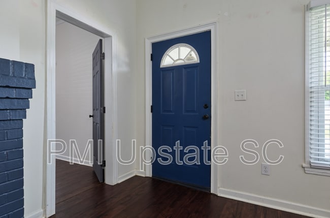 Photo - 79 Allen St