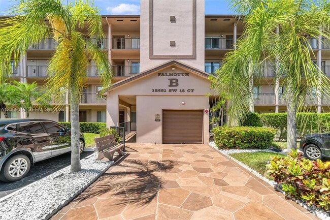 Photo - 12651 SW 16th Ct Unidad 304B