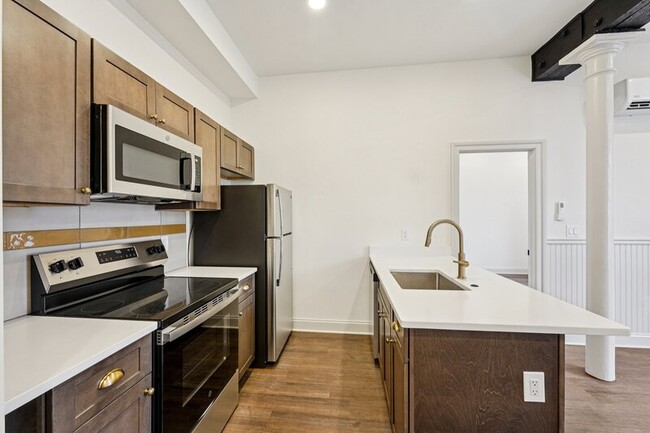 Photo - 401 Martin St