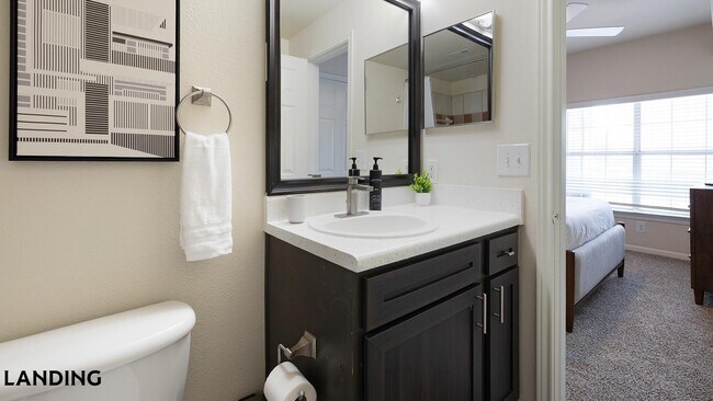 3250 Hudson Crossing Unidad 825