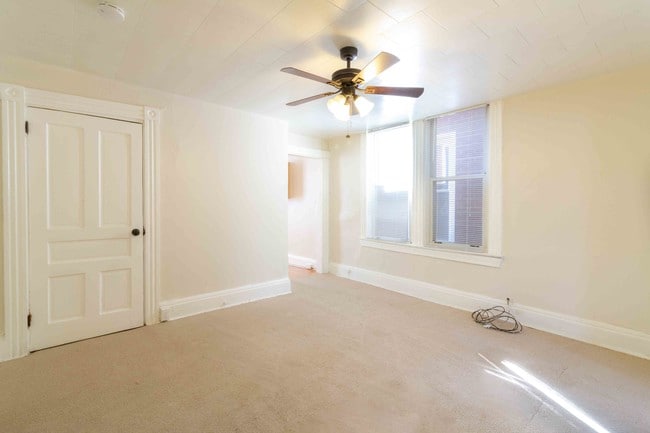 5628-02 Living Room View 2 - 5628 Jackson St