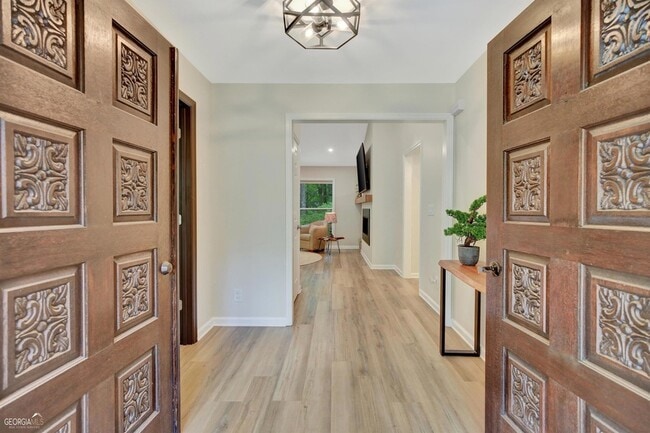 Photo - 213 Oakmount Dr