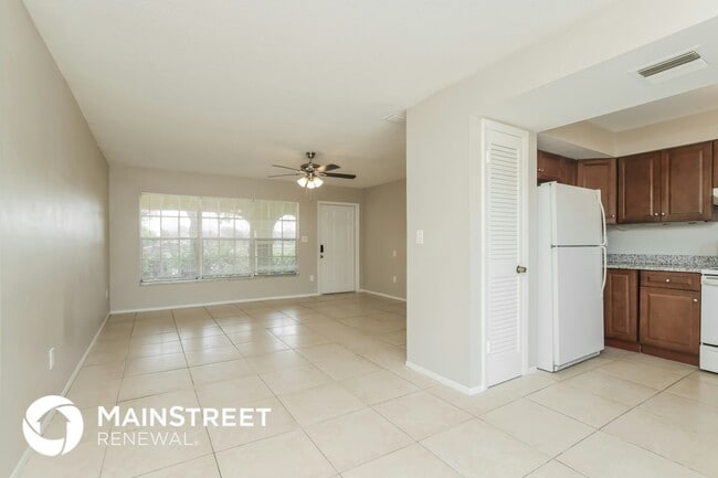 Photo - 839 Onyx Dr NE