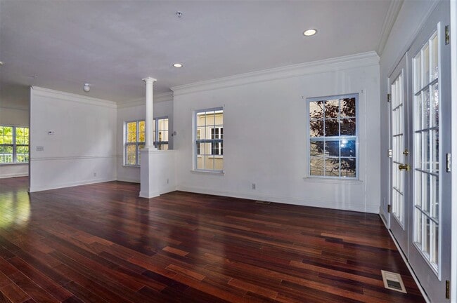 Photo - 64 MALLARD Pl