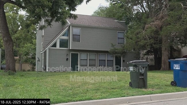 Building Photo - 634 Arkansas St Rental