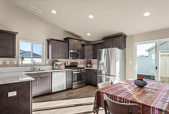 Kitchen - 6102 Crown Crest Ave