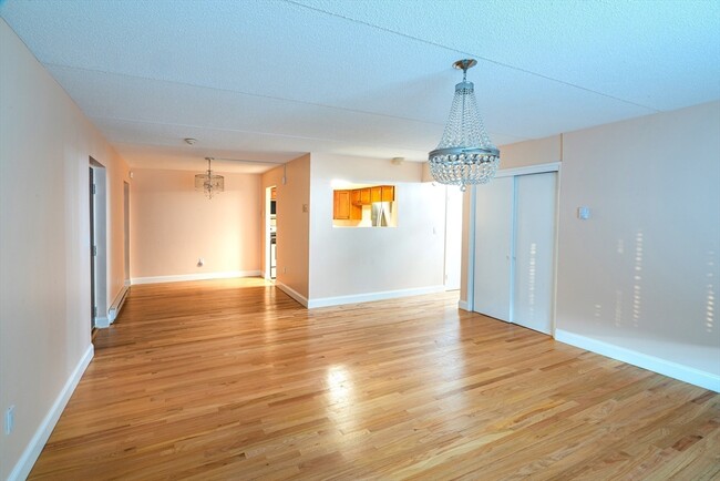 Building Photo - 28 Faxon St Unit 10 Rental
