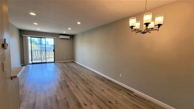 Photo - 29300 Dixon St Unit 215