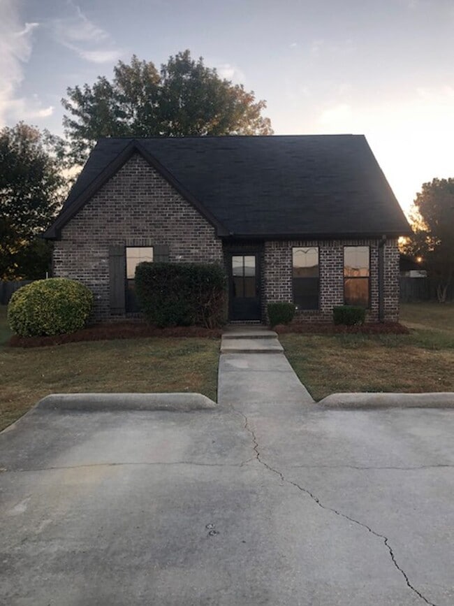 1684 Gun Club Rd N
