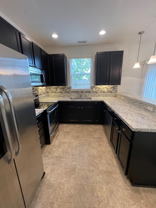 Photo - 1737 Halesworth Ln