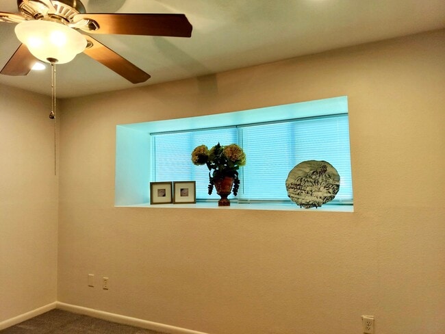 Building Photo - 20313 Sunny Shores Dr Unit B