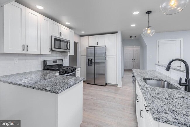 Photo - 115 Greenvale Ct