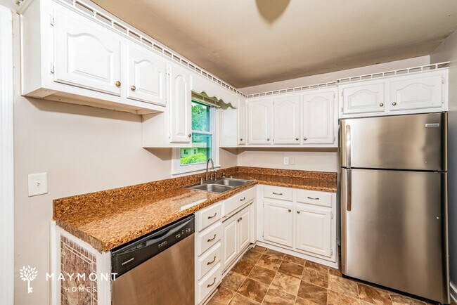 Photo - 2405 Reed Rd NE